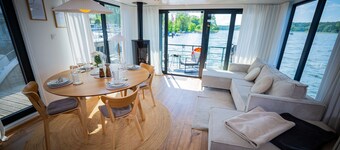 Floatinghouse Pina WOMA D13