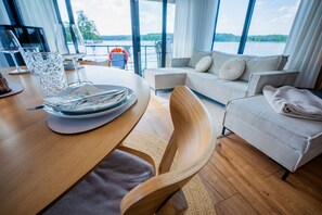 Tv och eldstad