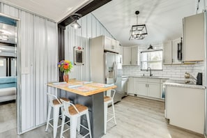 Interior - Walk to Pier: North Carolina Getaway in Oak Island (Oak Island)