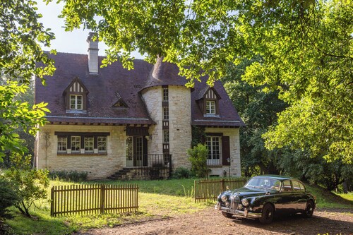 Maison dans les bois à proximité du golf et du château de Rochefort