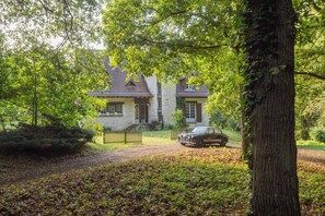 Exterior - House in the woods near the golf course and Rochefort castle (Rochefort-en-Yvelines)