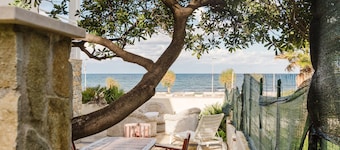 Apartment 'Villino Elvira' with Sea View, Wi-Fi and Air Conditioning