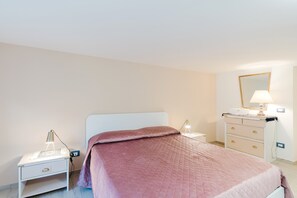 1 bedroom, iron/ironing board, WiFi, bed sheets - Apartment 'Villino Elvira' with Sea View, Wi-Fi and Air Conditioning (Custonaci)