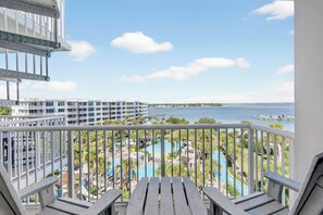 Property grounds - Newly Renovated Modern Penthouse! Roof Top Patio-Boat Slip Option-Lazy River (Fort Walton Beach)