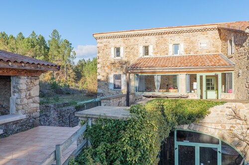Chambre d’hôtes « Akoya » avec terrasse et jardin partagés, Wi-Fi