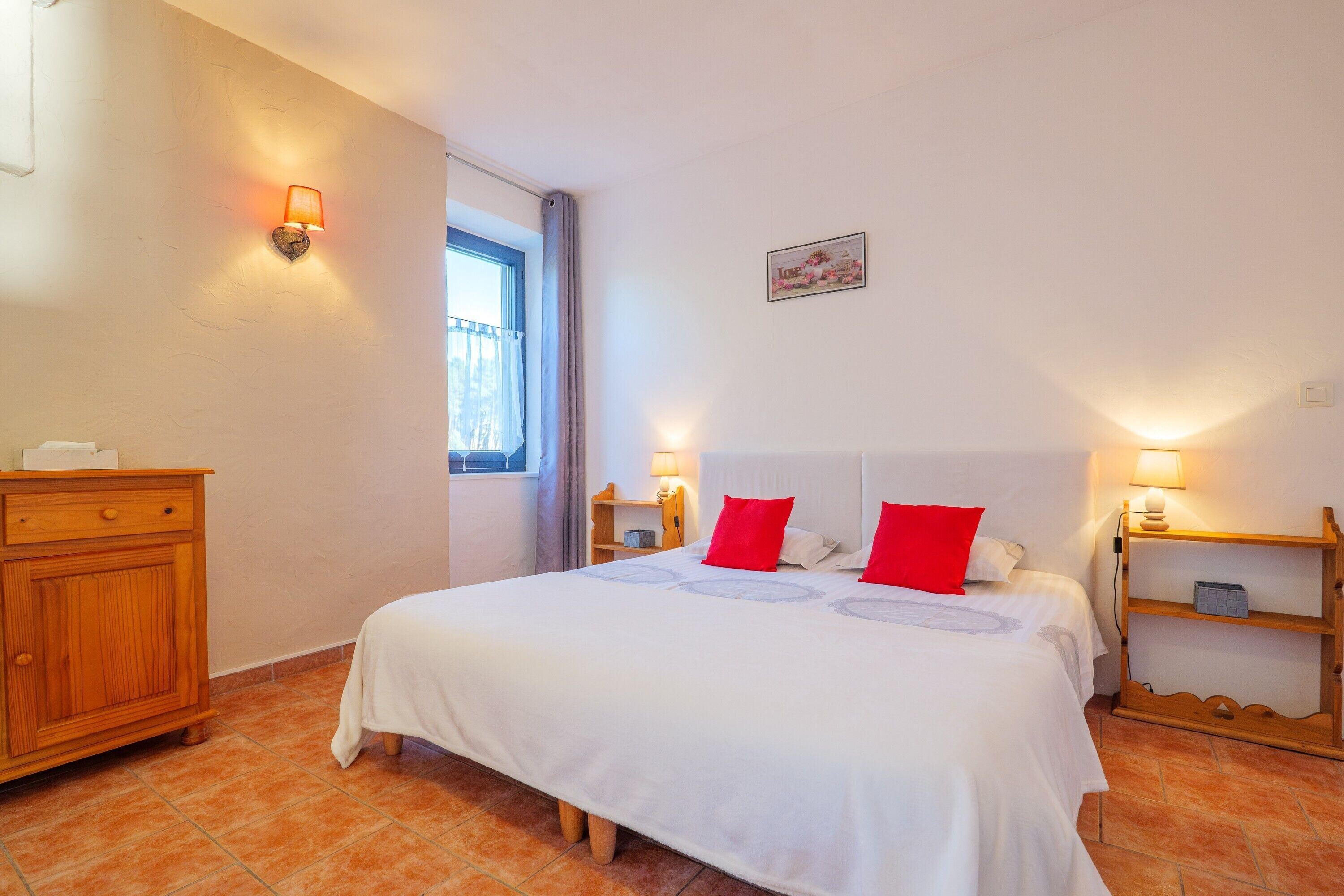 1 bedroom, WiFi, bed sheets, wheelchair access