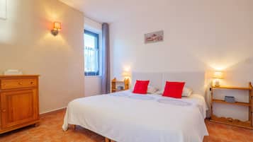 1 bedroom, WiFi, bed sheets