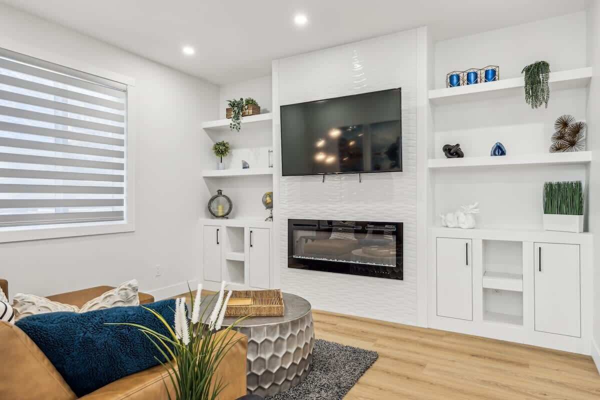 TV, fireplace, offices