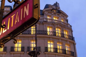 Exterior detail - AN EXCEPTIONAL BLEND OF HISTORICAL CHARM & MODERN AMENITIES - RUE DE RENNES (Paris)