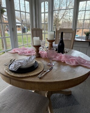 In-room dining - The Klinck House (Nottawa)