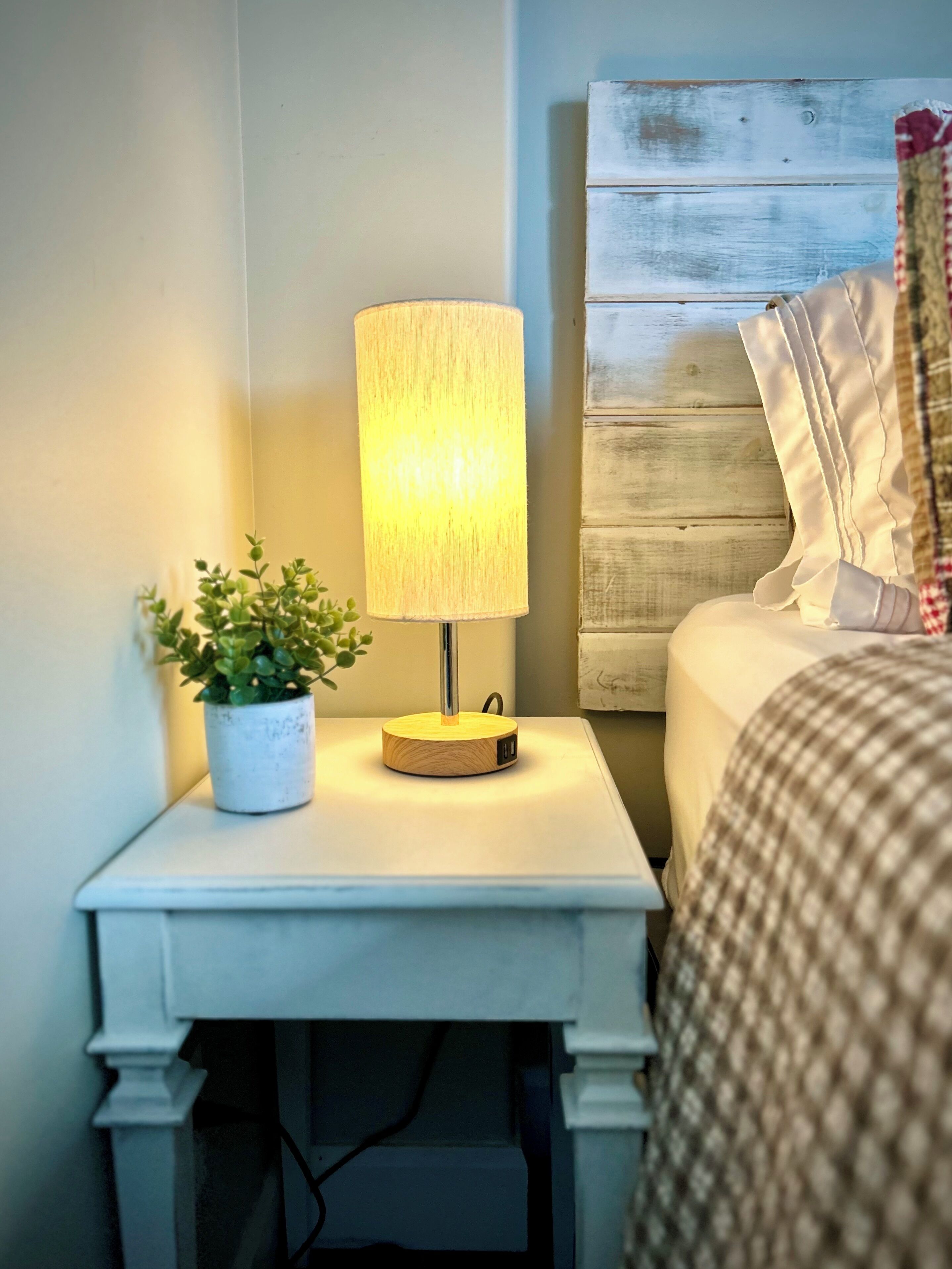 Laptop workspace, free WiFi