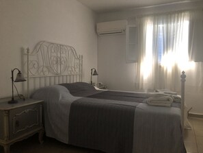 WiFi - Apartment 'Cozy  For Rent In Kythera' with Shared Terrace, Wi-Fi and Air Conditioning (Κύθηρα)