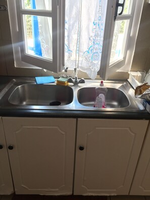 Interior - Apartment 'Cozy  For Rent In Kythera' with Shared Terrace, Wi-Fi and Air Conditioning (Κύθηρα)