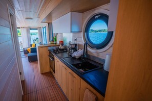 Refrigerador, horno, parrilla de estufa y lavavajillas 