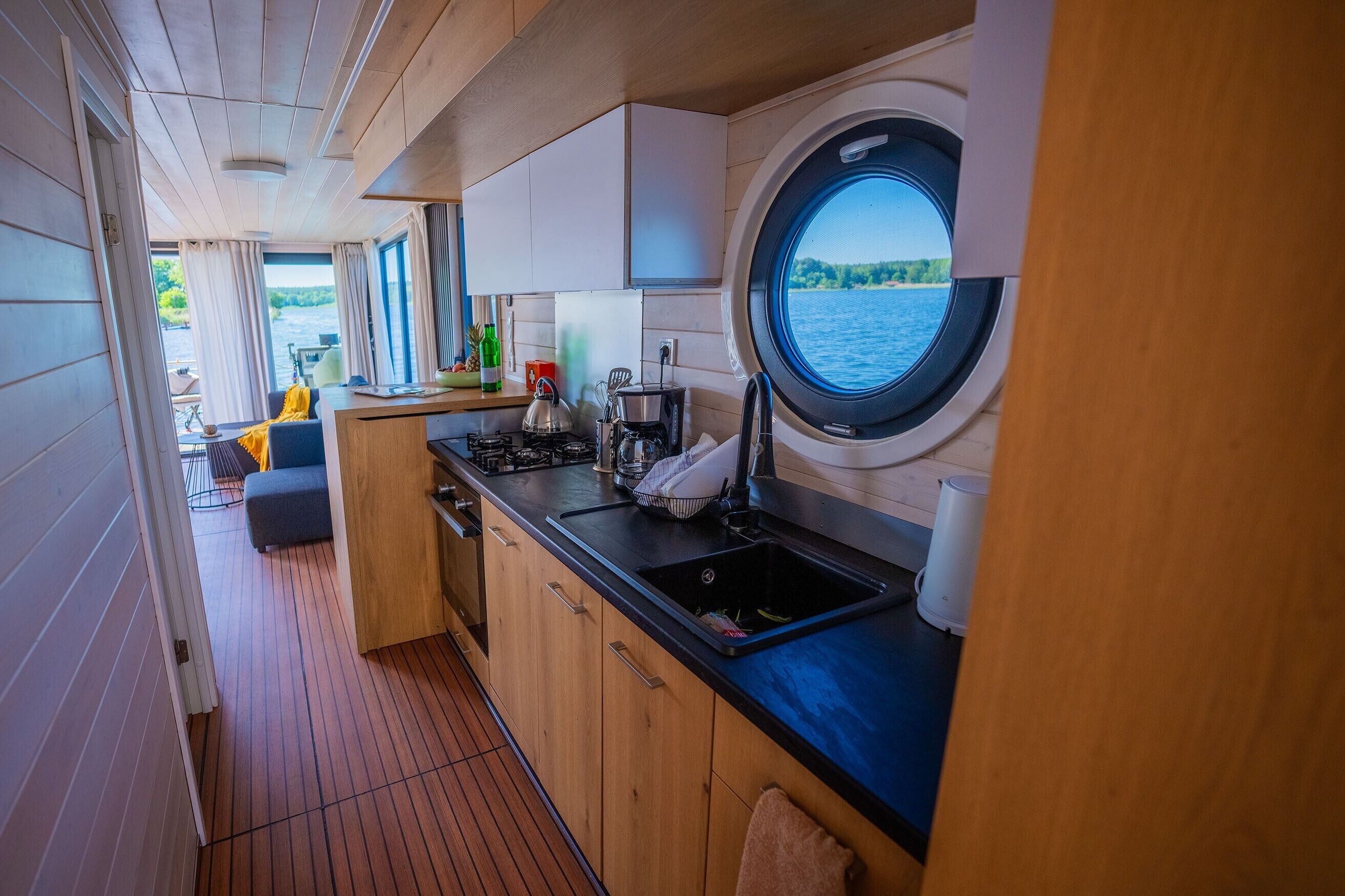 Kühlschrank, Ofen, Herdplatte, Geschirrspüler