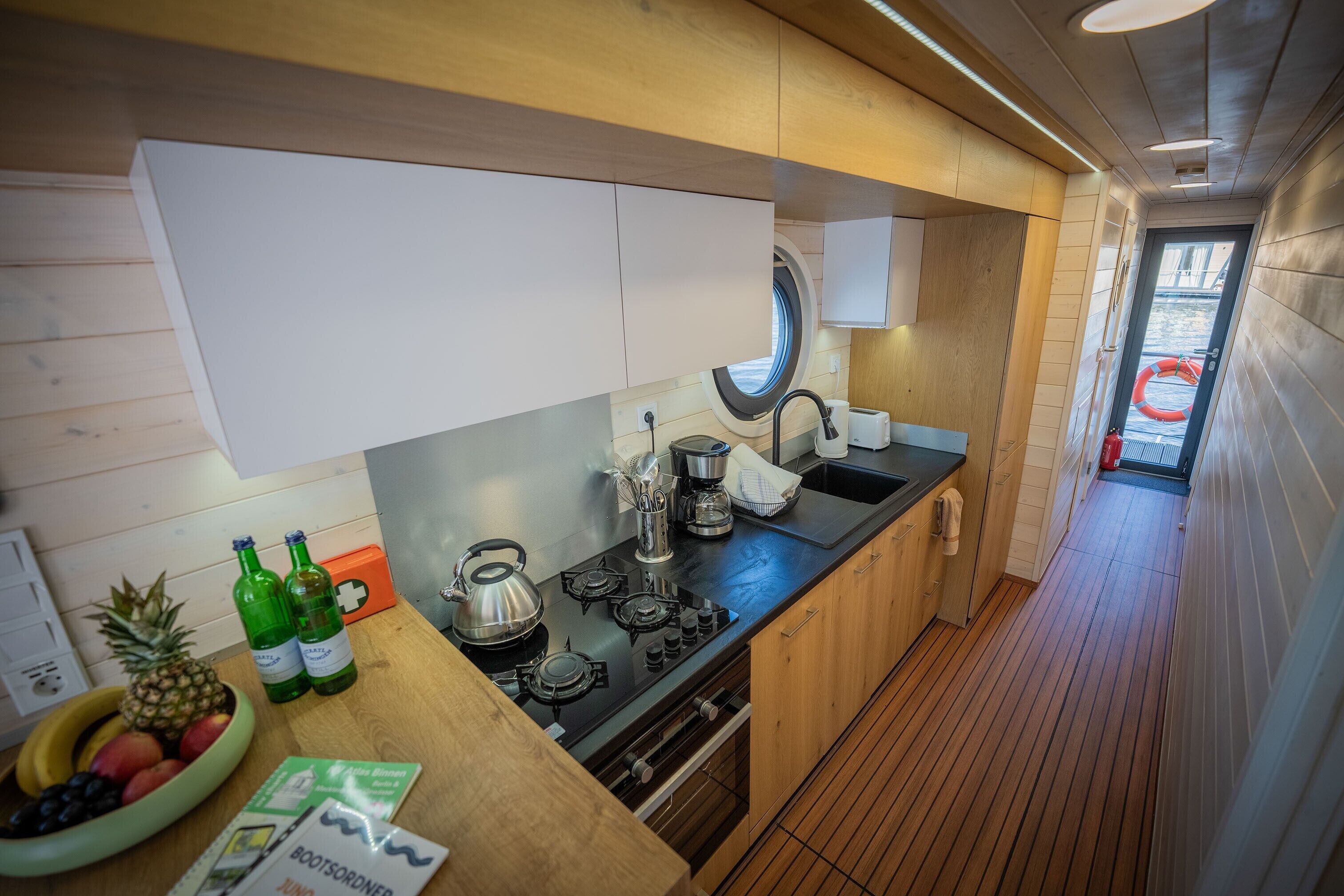 Kühlschrank, Ofen, Herdplatte, Geschirrspüler