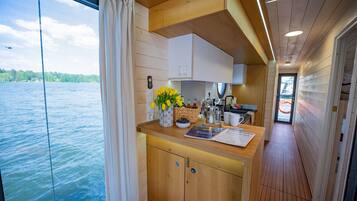 Refrigerador, horno, placa de cocina, lavavajillas