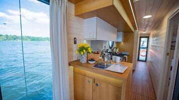 Réfrigérateur, four, plaque de cuisson, lave-vaisselle