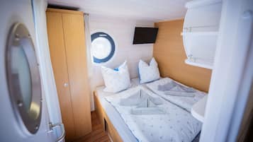 2 bedrooms, WiFi, bed sheets