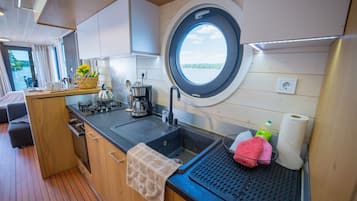 Kühlschrank, Ofen, Herdplatte, Geschirrspüler