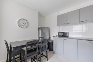 Dining - Newly Refurbished 2BDR West London Retreat (Greater London)
