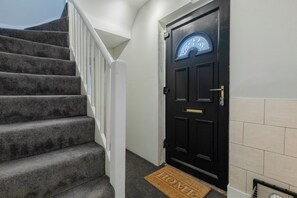 Interior - Newly Refurbished 2BDR West London Retreat (Greater London)