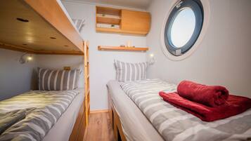 2 bedrooms, WiFi, bed sheets