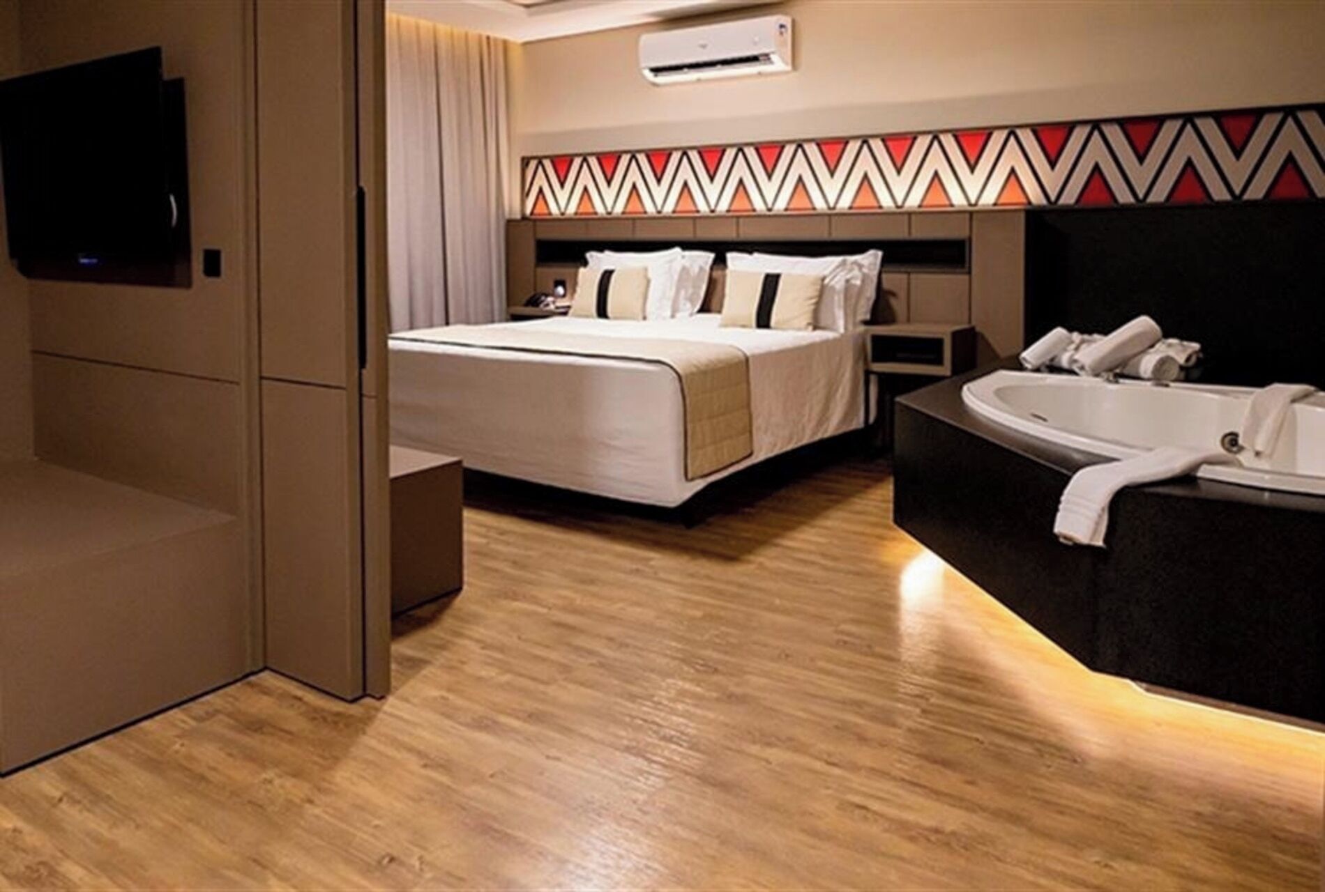 Ferros/tábuas de passar roupa, Wi-Fi de cortesia, roupa de cama