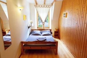 5 chambres, fer et planche à repasser, Wi-Fi, draps fournis