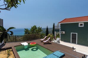Outdoor pool - Trithea Villa – Peaceful Kefalonia Escape with Pool & Sunset Views (Vlachata)