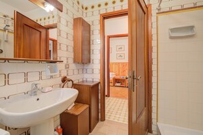 Standard Apartment, Multiple Bedrooms (Appartamento Vista Alta) | Bathroom - Appartamento Vista Alta (Oulx)