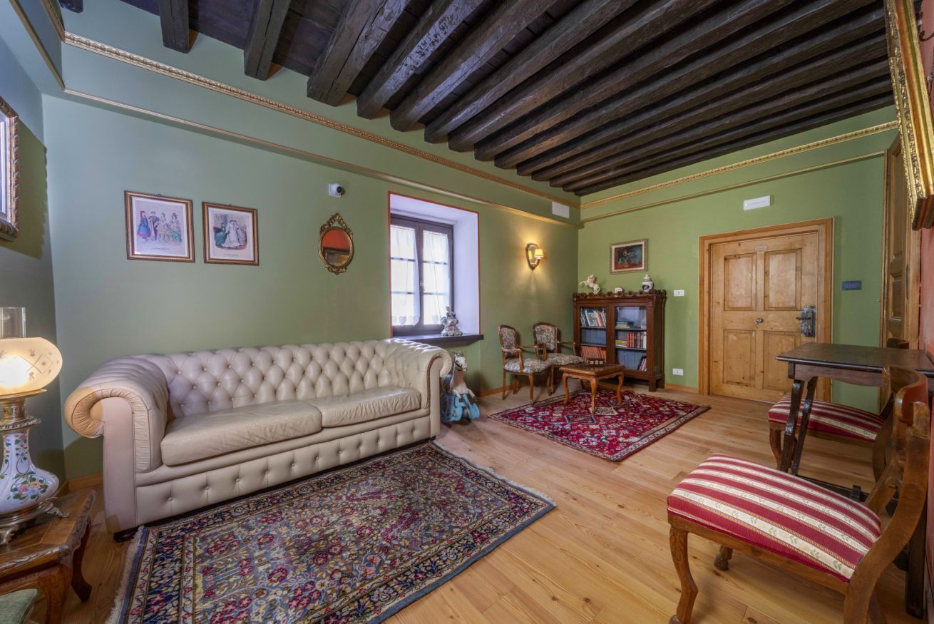 Guesthost - A Charming And Welcoming Studio Apartment Of Approximately 25 Square Meters, Perfect For Three People, Located On The Ground Floor Of A Historic Building Built In 1864 And Renovated In 2025 While Maintaining Its Historic Atmosphere (No Elevat - Tarvisio