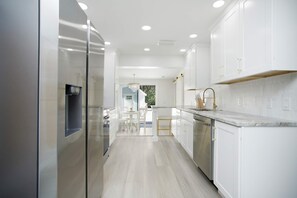 Fridge, microwave, oven, stovetop - Waterfront Home with Fire Pit, Outdoor Bar, Kayaks, Water Access (Naples)