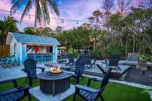 Terrace/patio - Waterfront Home with Fire Pit, Outdoor Bar, Kayaks, Water Access (Naples)