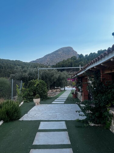 Cortijo Algüit Country House with Mountain Views, Private Terrace and Garden