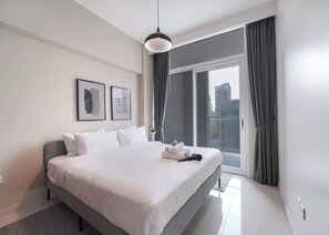 1 bedroom, iron/ironing board, WiFi, bed sheets - Free housekeeping visits during your stay - StayShort - 1 Bed in Business Bay Sleeps 2 with Burj Views! (Business Bay)
