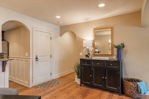 Interior - Beautiful Plaza Condo | 01 (Kansas City)