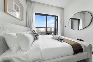 1 bedroom, iron/ironing board, WiFi, bed sheets - Free housekeeping visits during your stay - Stayshort - 1 Bed in Meydan Sleeps 4 with Pool Views! (Meydan)