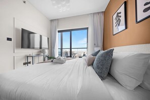 1 bedroom, iron/ironing board, WiFi, bed sheets - Free housekeeping visits during your stay - Stayshort - Modern 1 Bed in Meydan Sleeps 4! (Meydan)