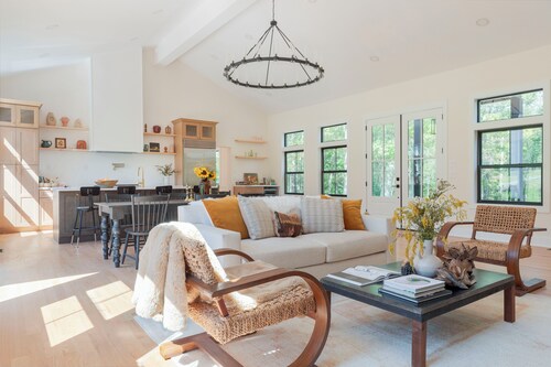 The Ranch at Mt Laure! Modern Country Living Retreat with Pool & Barn!