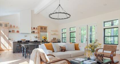 The Ranch at Mt Laure! Modern Country Living Retreat with Pool & Barn!