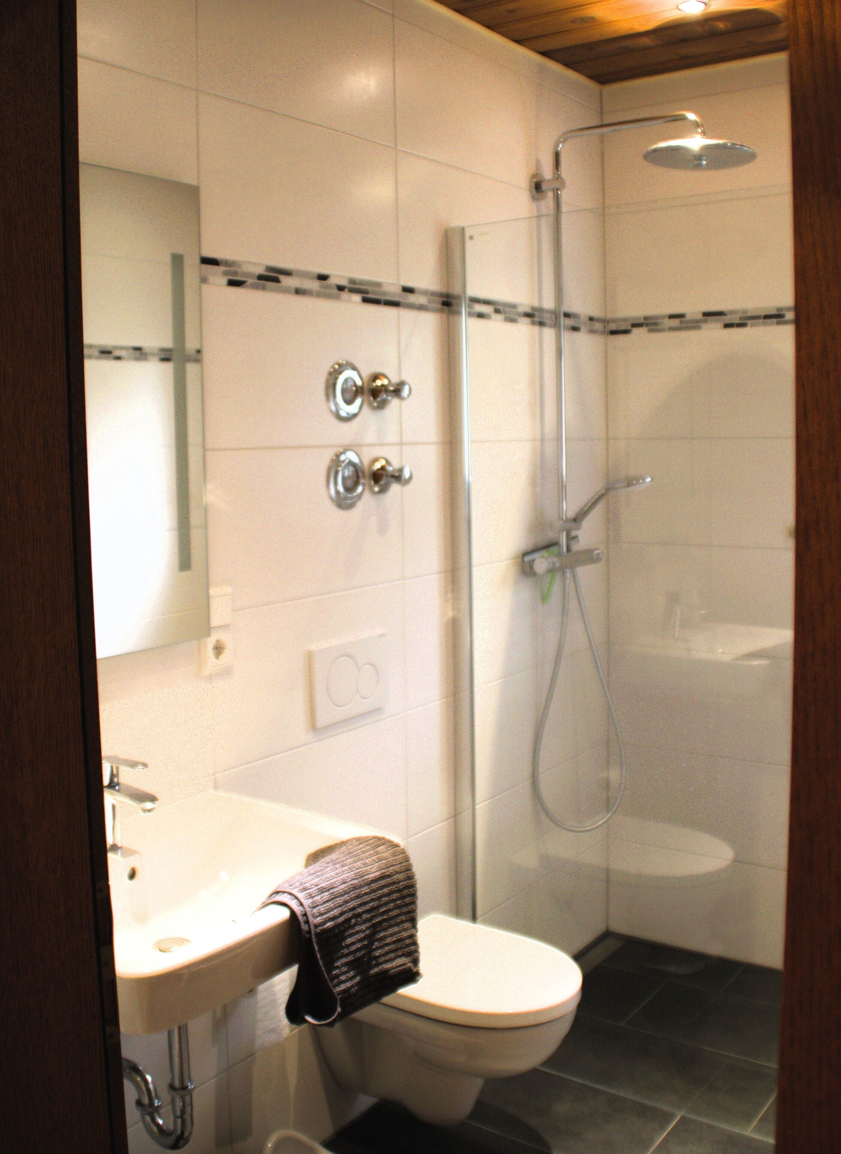 Shower, free toiletries, hair dryer, towels