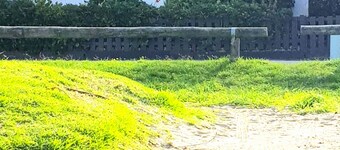 Tiromoana Beachfront Cottage.
Worser Bay the heart of Wellington"s film Industry