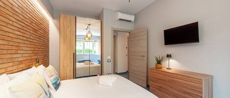 3 chambres, fer et planche à repasser, Wi-Fi, draps fournis