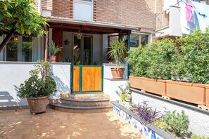 Exterior detail - Artist Lights in Luxury Apartment in the Center with A/C, WiFi, Outdoor Space (Salerno)