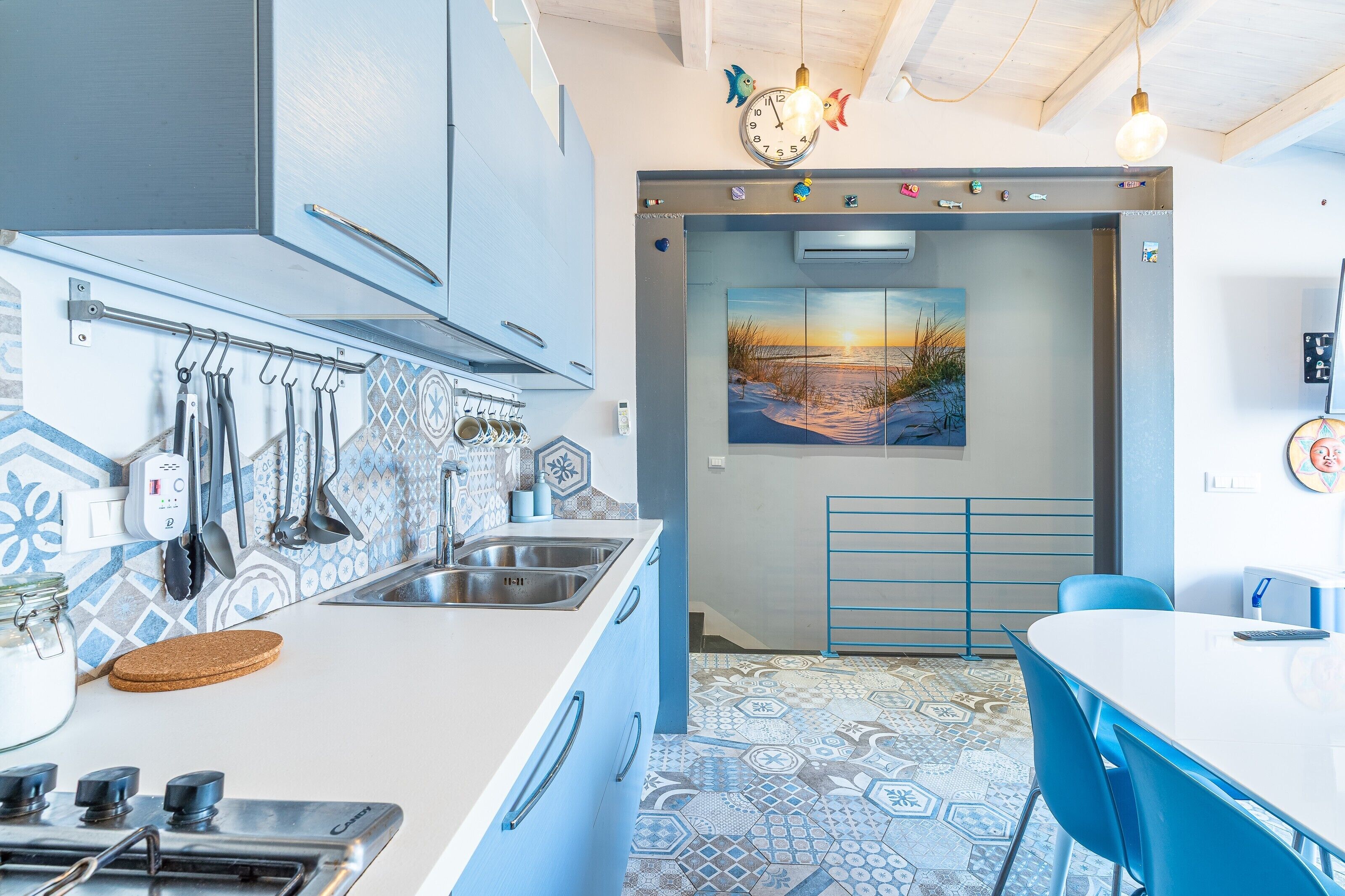 Refrigerador, horno, placa de cocina, lavavajillas