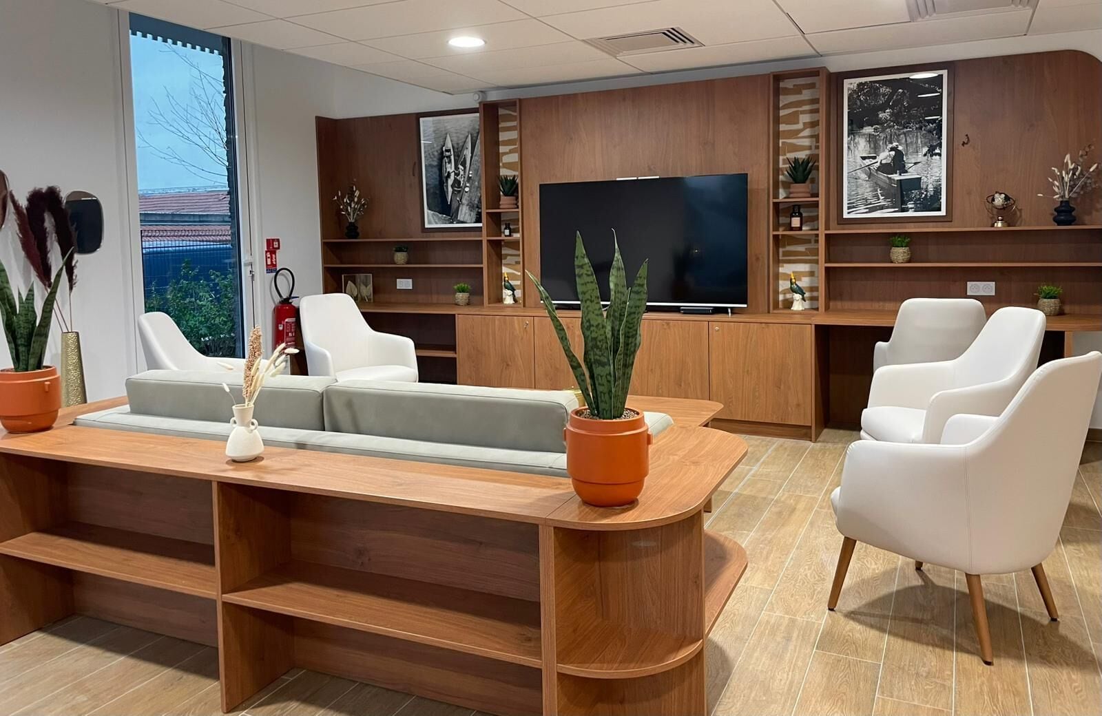 ロビー応  接スペース