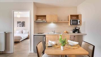 Desayuno continental (EUR 8 por persona)