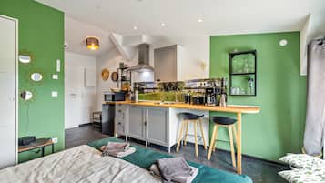 1 habitación, wifi y ropa de cama