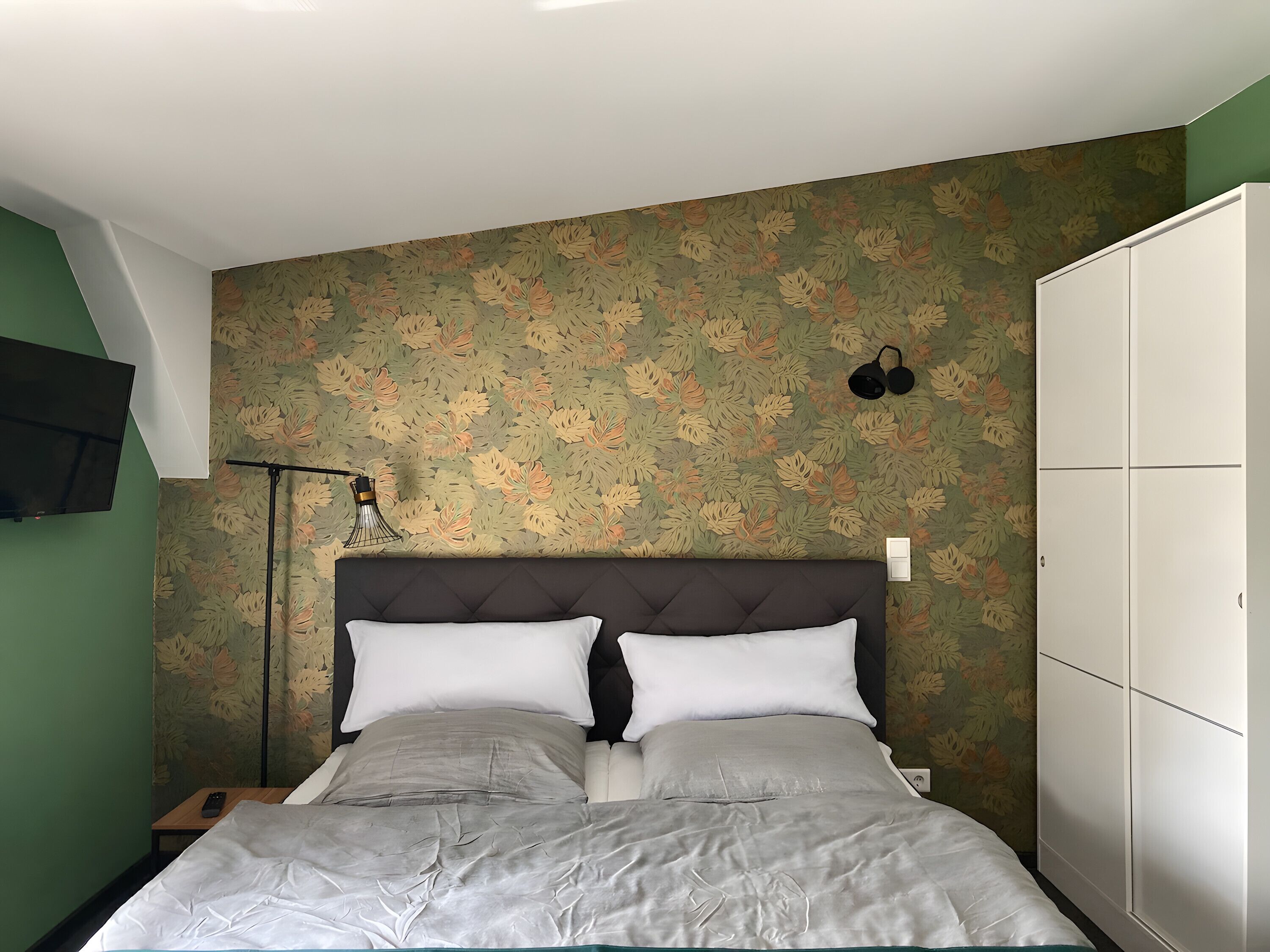 1 camera, Wi-Fi, lenzuola